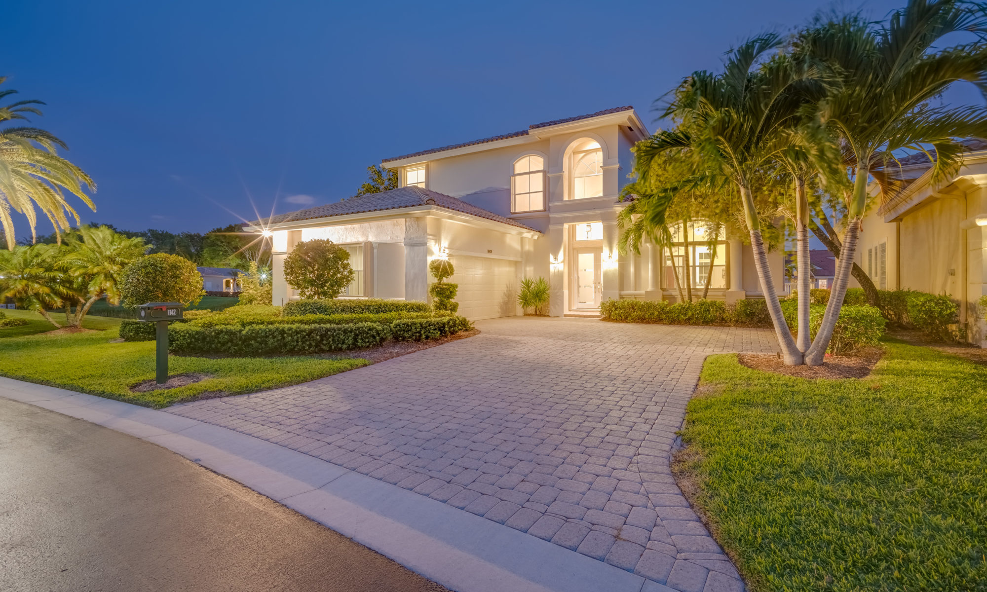 STUNNING PRESERVE VIEWS IN PGA NATIONAL! Echo Fine Properties