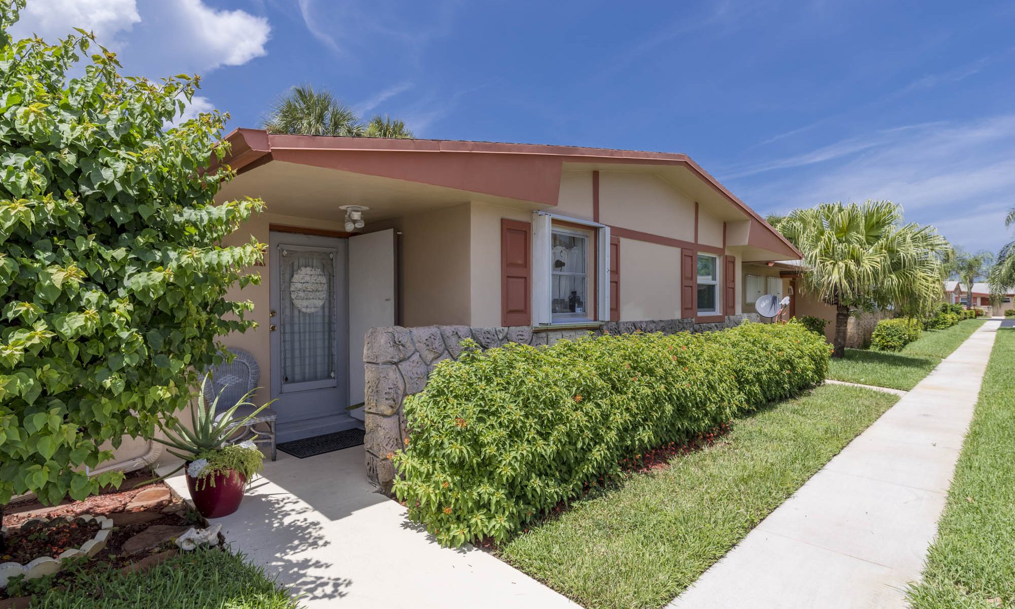 JUST SOLD IN THE ESTATES OF STIRLING LAKE!